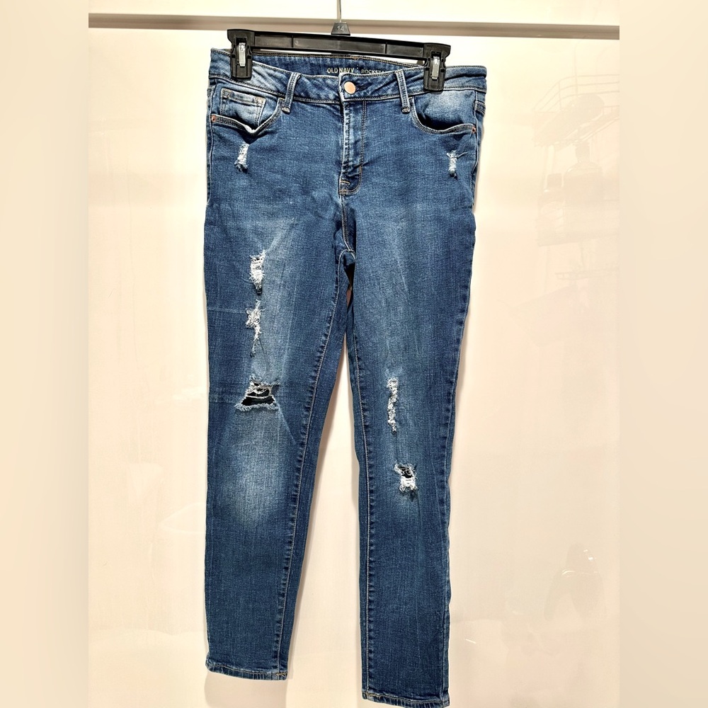 Old Navy - Rockstar Mid Rise Distressed Jeans - Great condition!